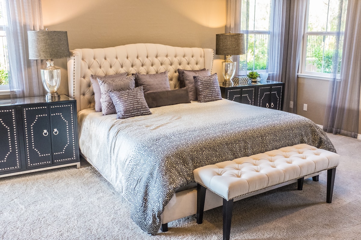 Taman Room with convertible king or twin beds